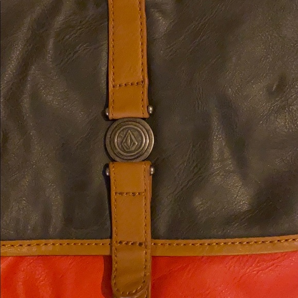 Volcom gray and red purse crossbody bag - Picture 2 of 8
